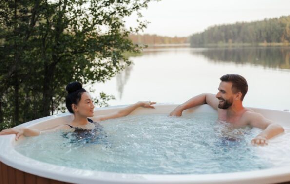 Qué es mejor un jacuzzi o una piscina de Hidromasaje